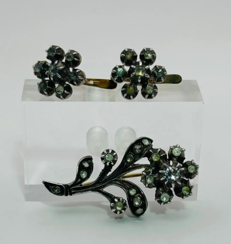 Boucles d'oreilles et broche à motif floral espagnol