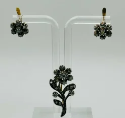 Boucles d'oreilles et broche à motif floral espagnol