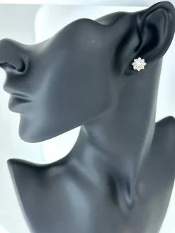 Boucles d'oreilles fleur en or jaune avec diamants certifié HRD