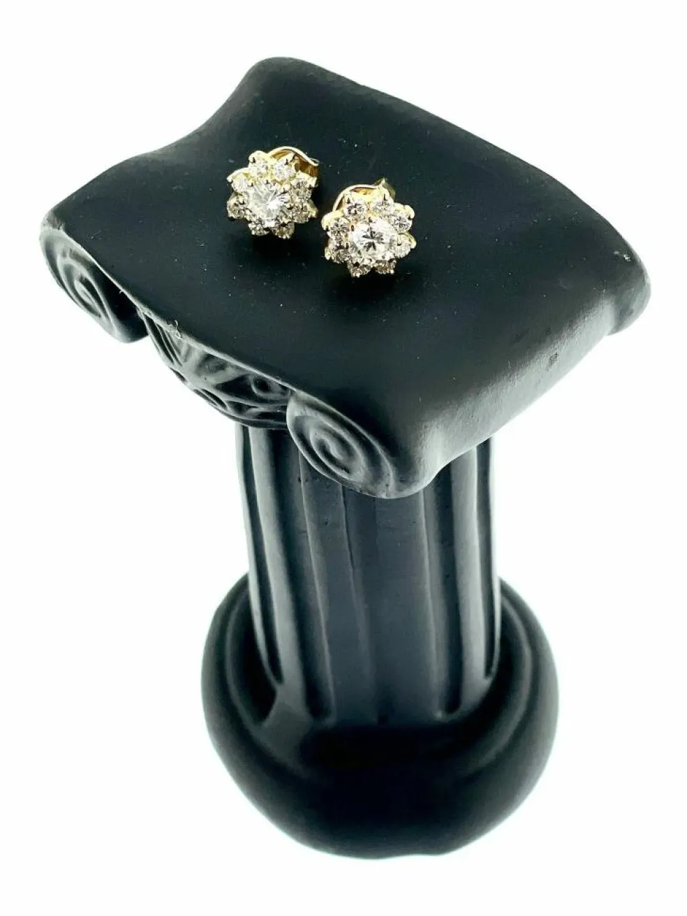 Boucles d'oreilles fleur en or jaune avec diamants certifié HRD