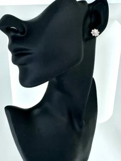 Boucles d'oreilles fleur en or jaune avec diamants certifié HRD