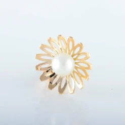 BOUCLES D’OREILLES FLEUR OR JAUNE ET PERLE
