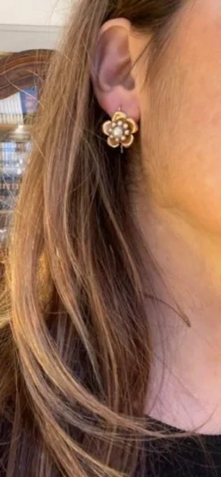 Boucles d'oreilles fleurs et perles