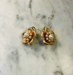 Boucles d'oreilles fleurs et perles