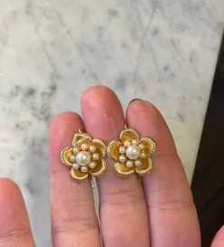 Boucles d'oreilles fleurs et perles