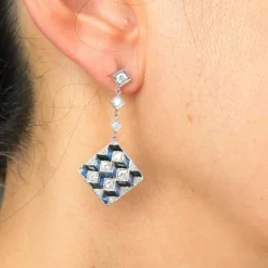 Boucles d'oreilles géométriques saphirs et diamants