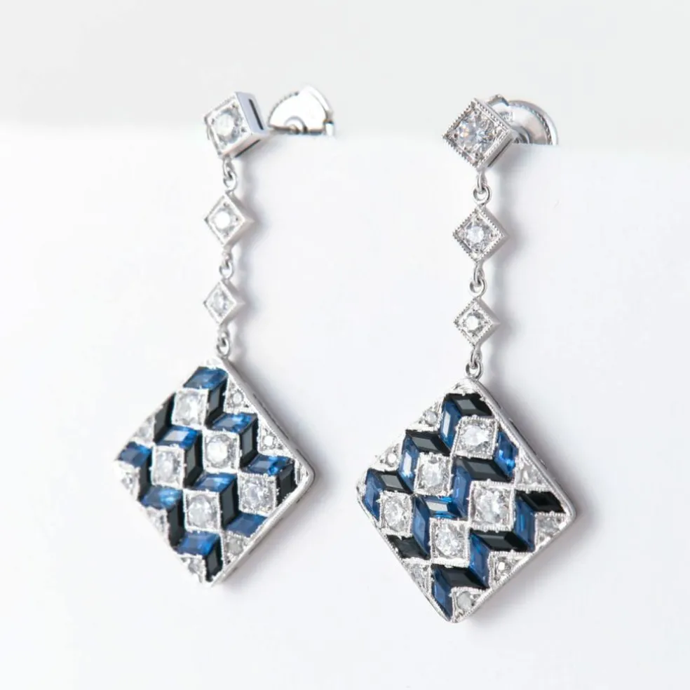 Boucles d'oreilles géométriques saphirs et diamants