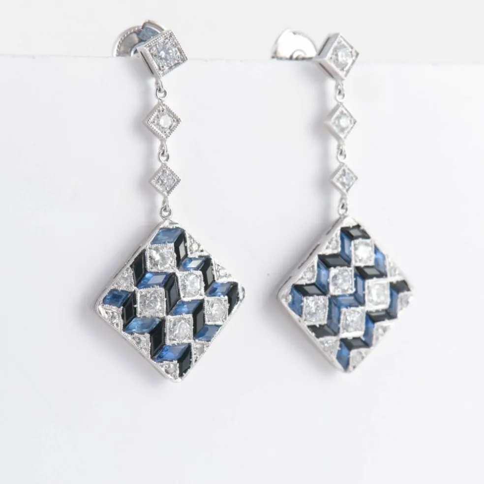 Boucles d'oreilles géométriques saphirs et diamants