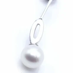 Boucles d'oreilles longues en or blanc et perles