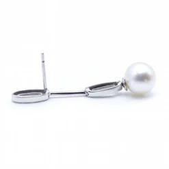 Boucles d'oreilles longues en or blanc et perles
