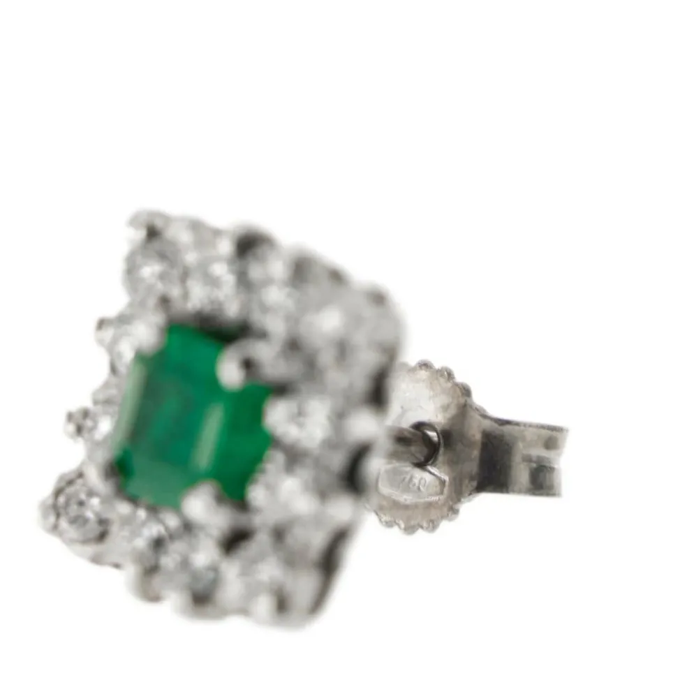 Boucles d'oreilles émeraudes et diamants