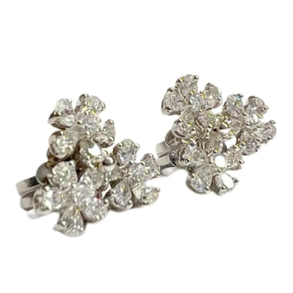 Boucles d'oreilles modernes en or blanc du 20e siècle avec diamants certifiés HRD