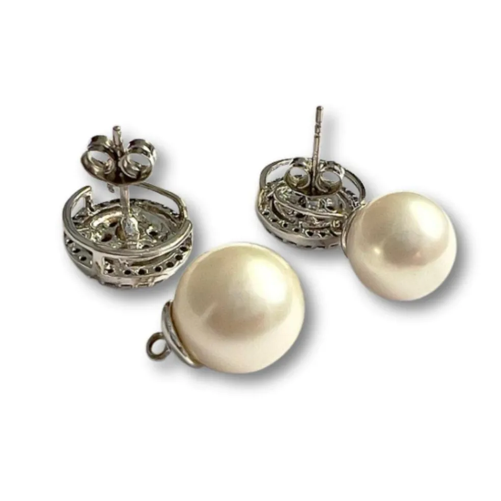 Boucles d'oreilles modernes en or 18 ct avec diamants et perle