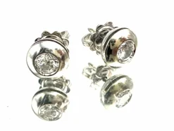 Boucles d'oreilles modernes en or blanc et diamants
