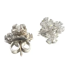 Boucles d'oreilles modernes en or blanc du 20e siècle avec diamants certifiés HRD