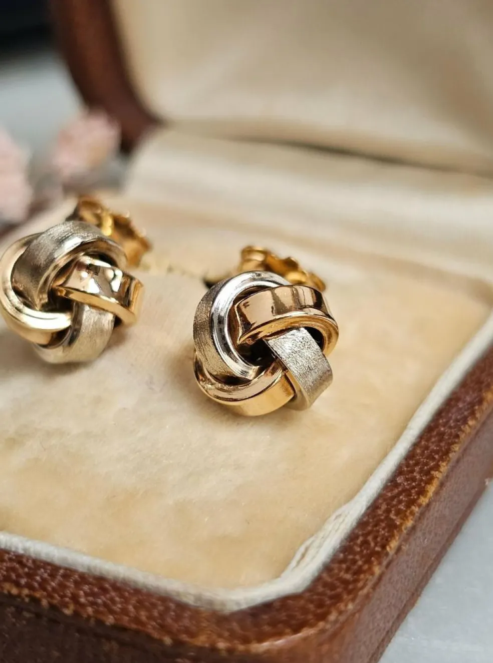 Boucles d'oreilles nœuds or jaune et blanc