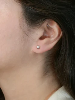 Boucles d'oreilles or blanc diamants taille princesse 0,5 ct
