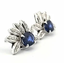 Boucles d'oreilles or blanc avec saphirs et diamants