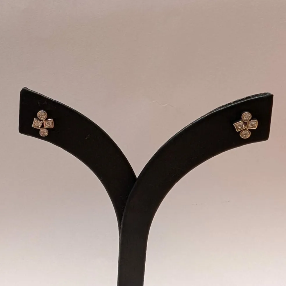 Boucles d’oreilles or blanc diamants