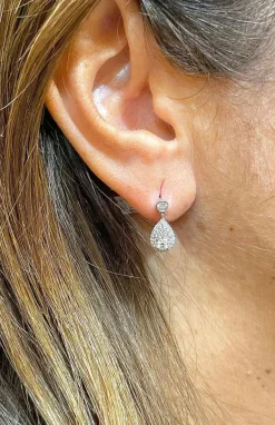 Boucles d’oreilles or blanc diamants forme goutte