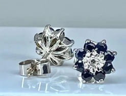 Boucles d’oreilles or blanc saphirs et diamants