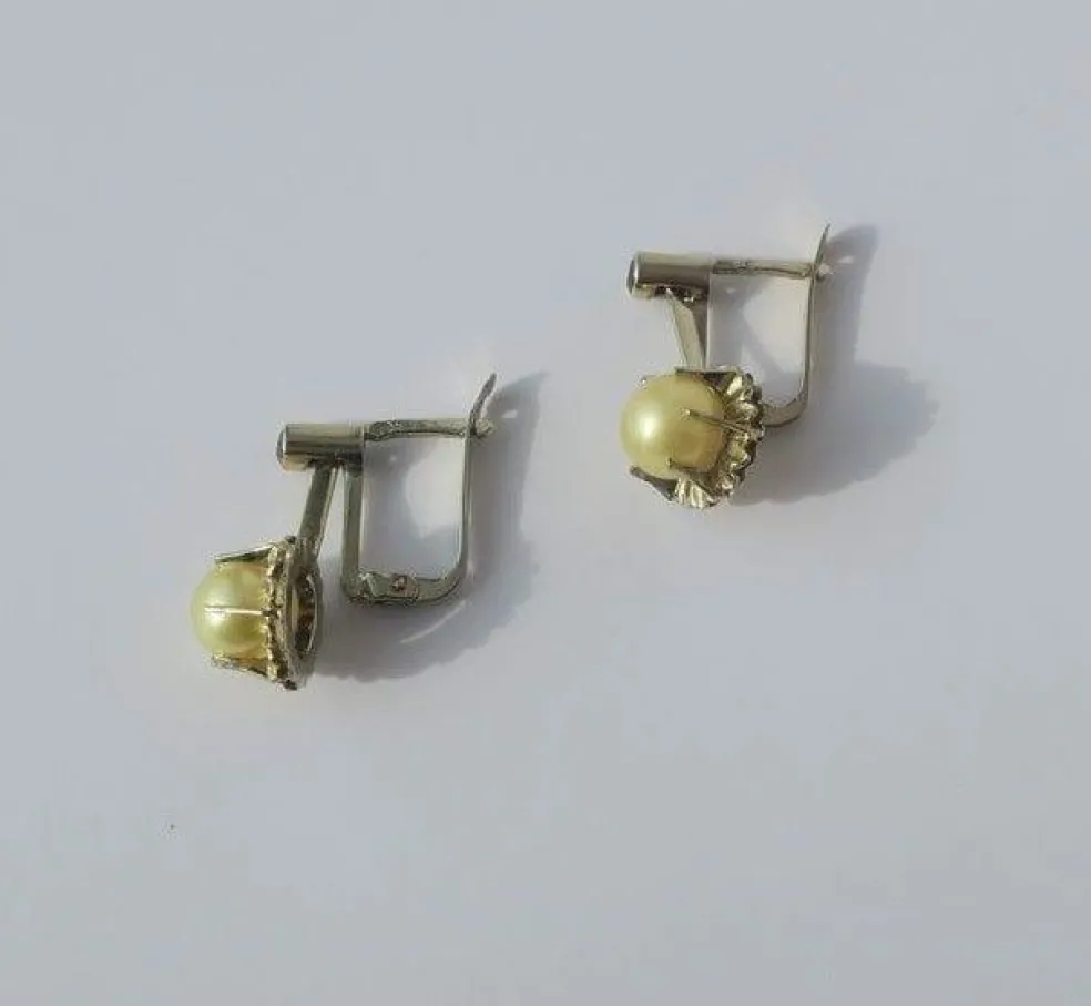 Boucles d’oreilles or blanc perles de culture Akoya dorées