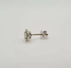 Boucles d'oreilles or blanc serties de diamants GIA