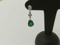Boucles d'Oreilles or blanc, Emeraudes Diamants