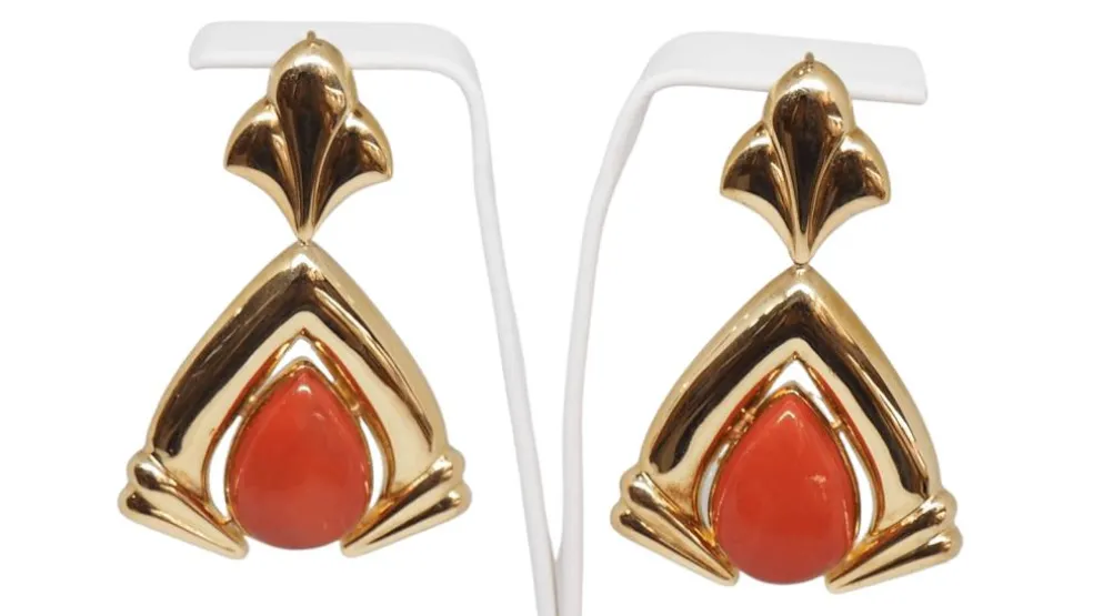 Boucles d'oreilles or jaune et corail