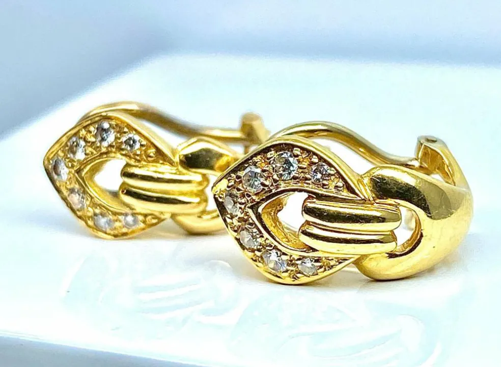 Boucles d’oreilles or jaune diamants