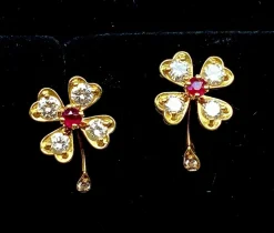 Boucles d’oreilles or jaune rubis diamants