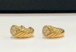 Boucles d’oreilles or jaune et diamants