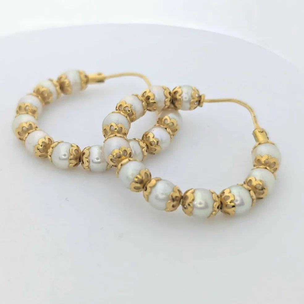 Boucles d'oreilles or jaune et perles