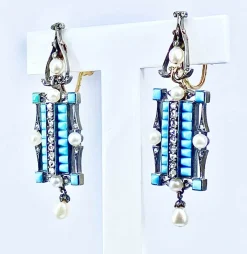 Boucles d’oreilles or jaune et argent, turquoises, diamants, perles fines, vers 1880