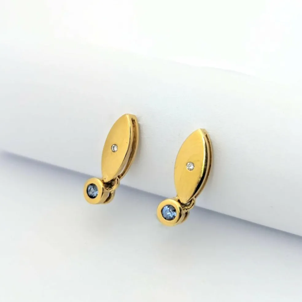 Boucles d'oreilles or jaune et diamants