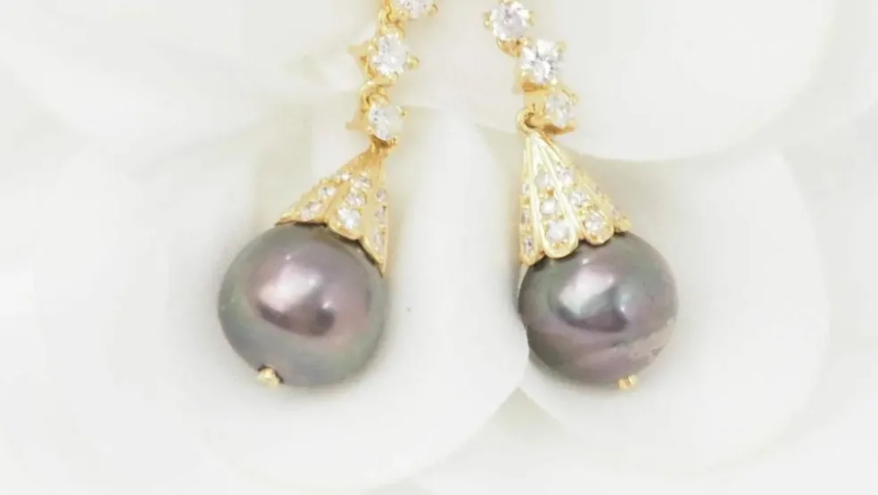 Boucles d'oreilles or jaune diamants perles de Tahiti