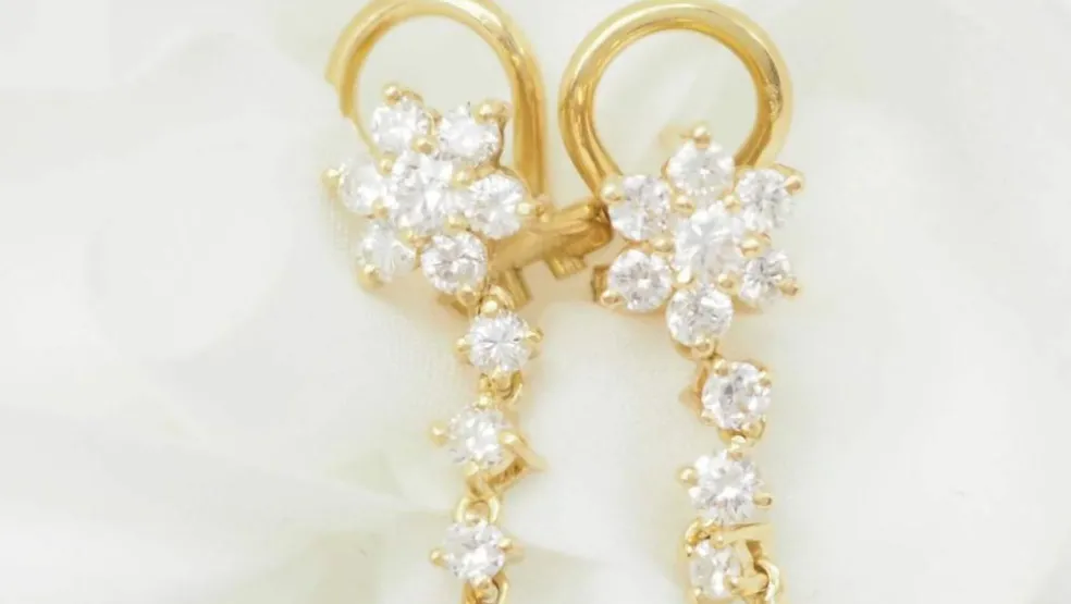 Boucles d'oreilles or jaune diamants perles de Tahiti