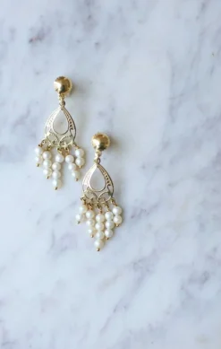 Boucles d'oreilles or jaune et franges de perles