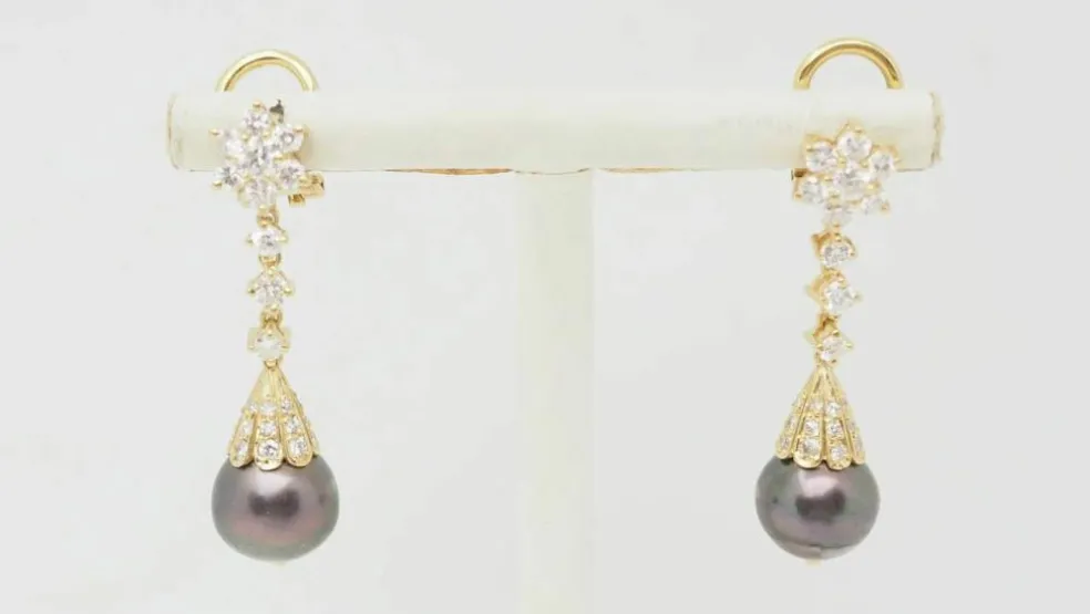 Boucles d'oreilles or jaune diamants perles de Tahiti