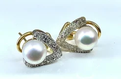 Boucles d’oreilles or jaune, perles de culture, diamants