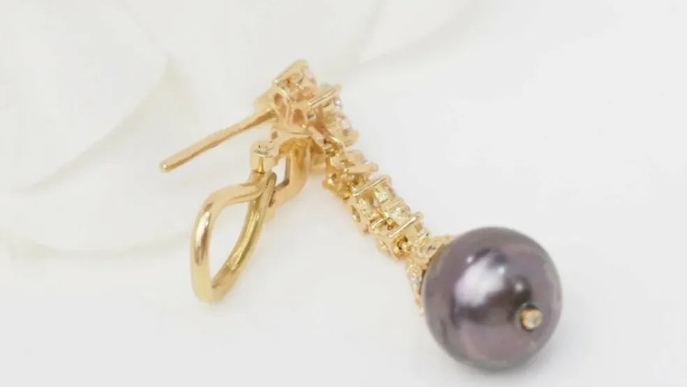 Boucles d'oreilles or jaune diamants perles de Tahiti