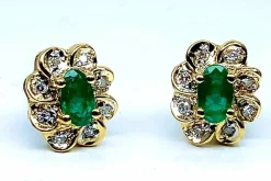 Boucles d’oreilles or jaune émeraudes et diamants