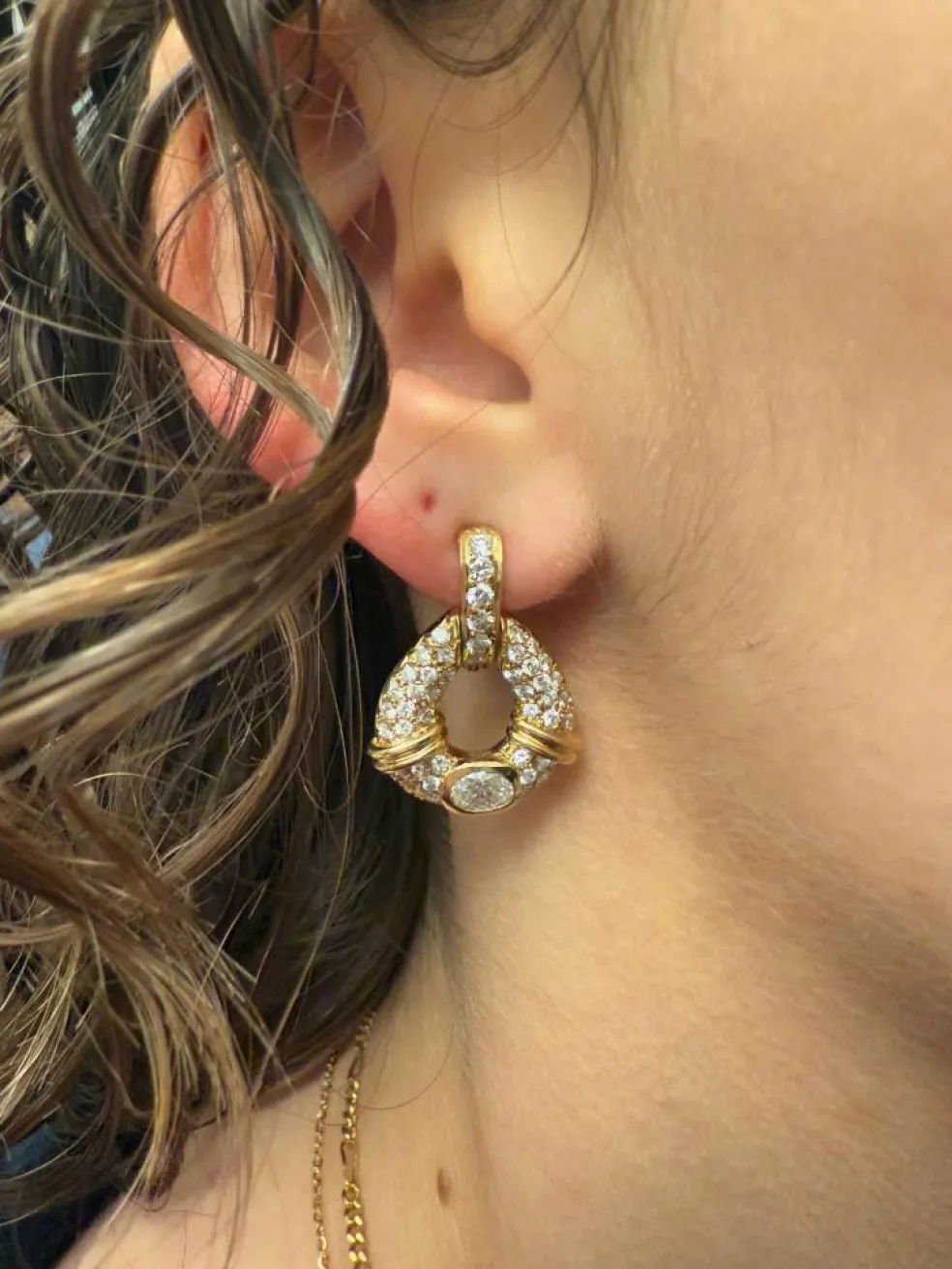 Boucles d'oreilles or jaune avec diamants naturels de 2,50 carats certifiés HRD