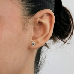 Boucles d'oreilles or rose 18 carats sertie de diamants et saphir