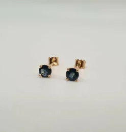 Boucles d’oreilles or rose et saphir
