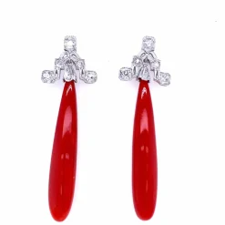 Boucles d'oreilles pendantes Art déco Diamants et Corail