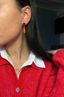Boucles d'oreilles pendantes en or jaune avec grenat et tanzanite
