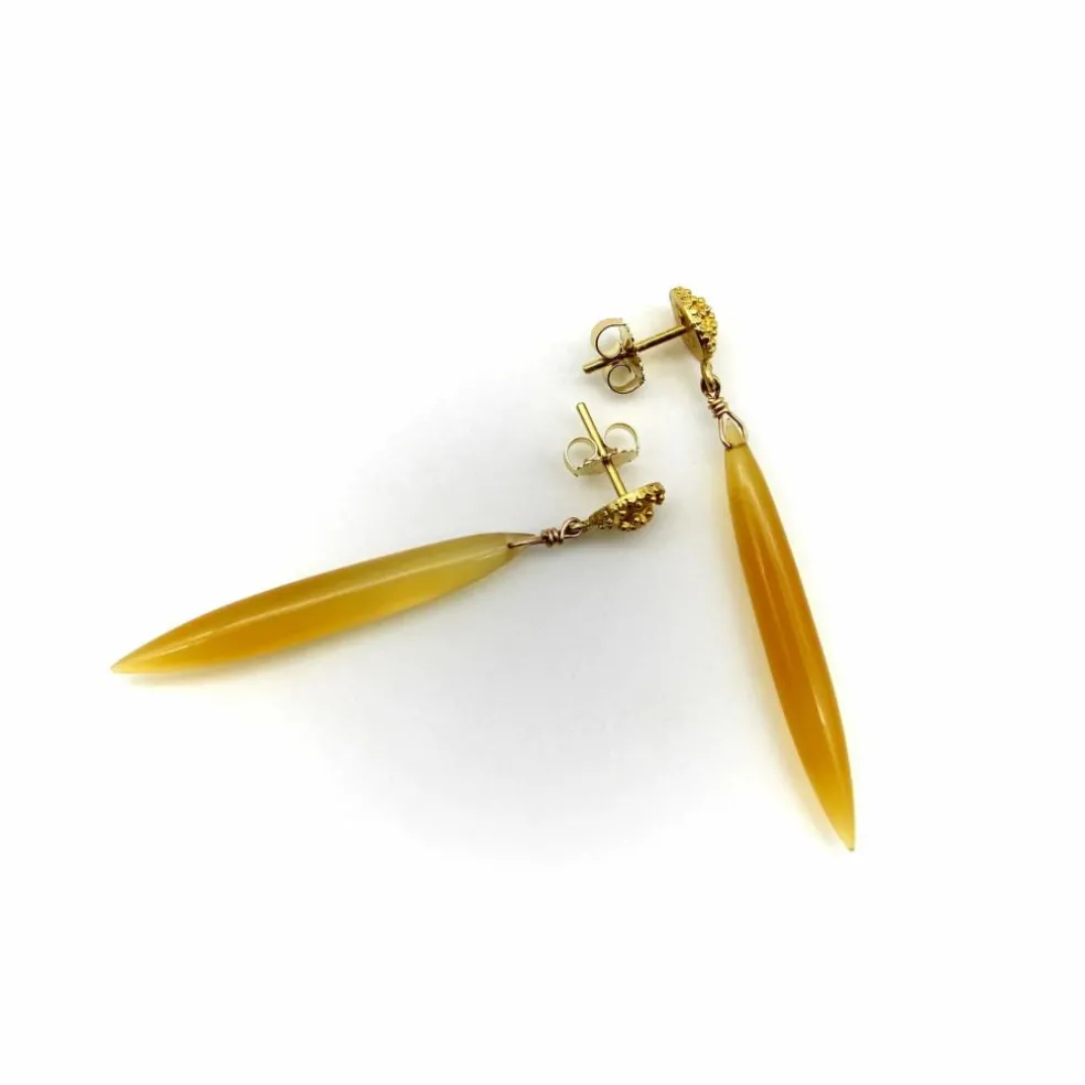 Boucles d'oreilles pendantes torpilles en calcédoine de style néo-étrusque en or 18 carats