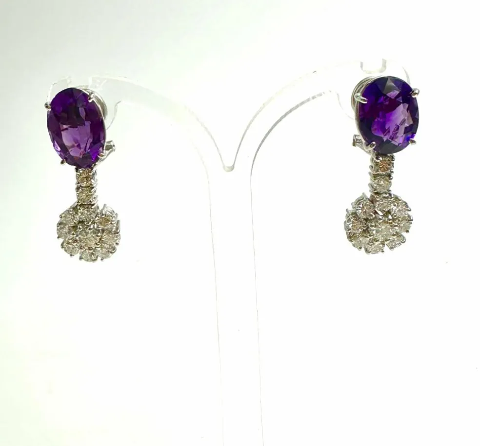 Boucles d'oreilles pendantes améthystes et diamants taille brillant