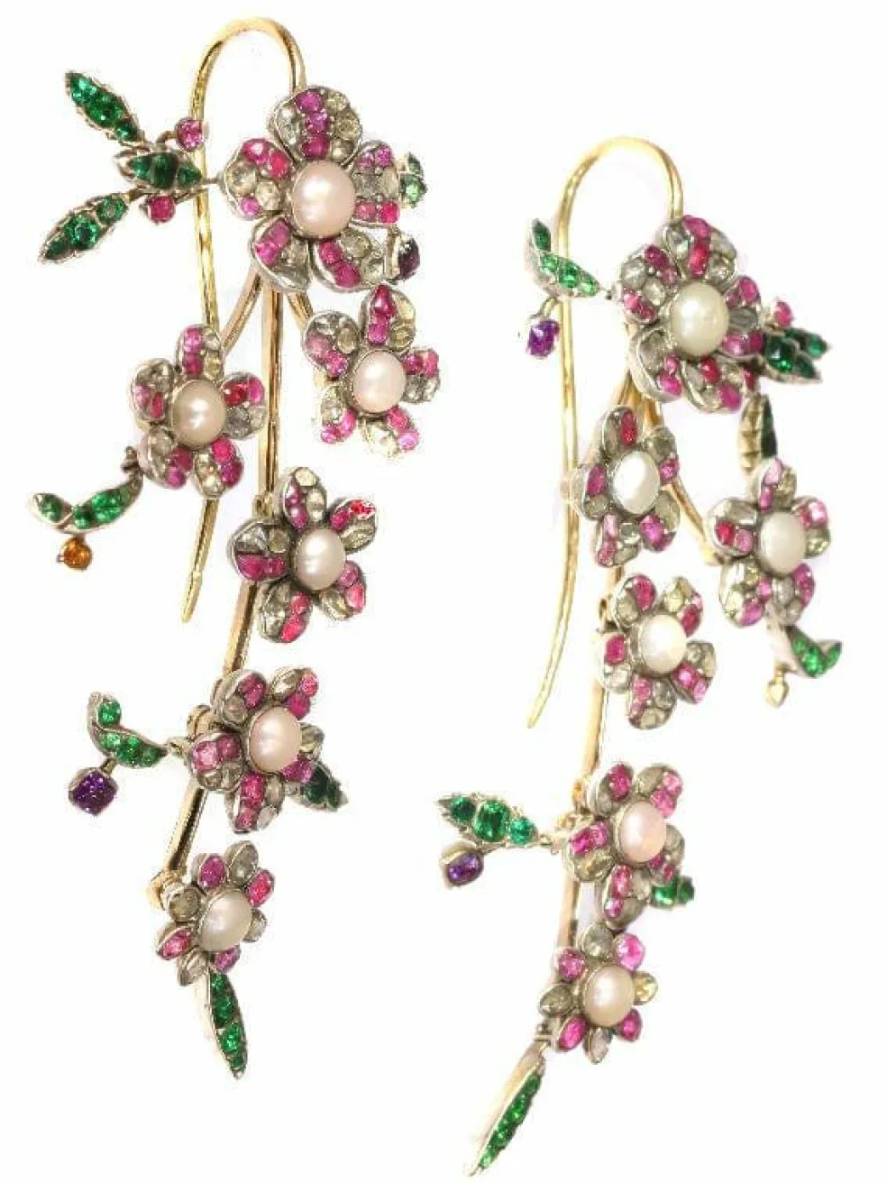 Boucles d'oreilles pendantes, diamants, perles, rubis